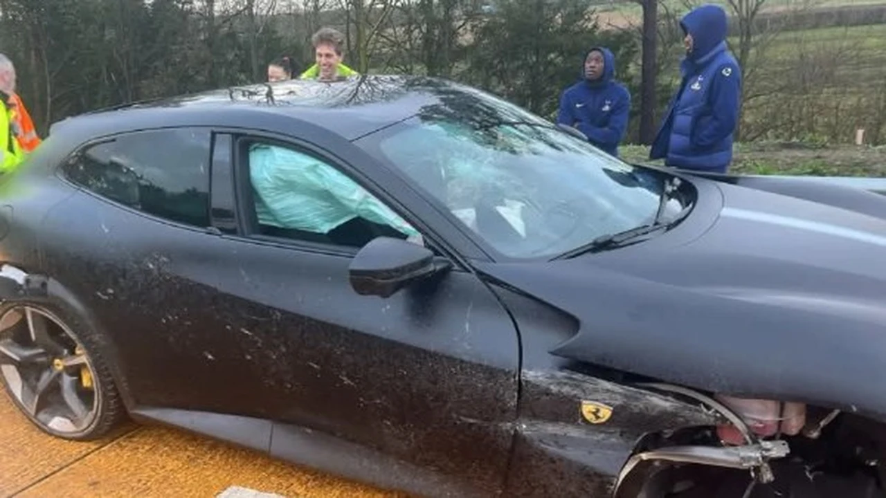 قبل لقاء فرانكفورت.. حادث سير يباغت كولو مواني نجم توتنهام في دوري أبطال أوروبا